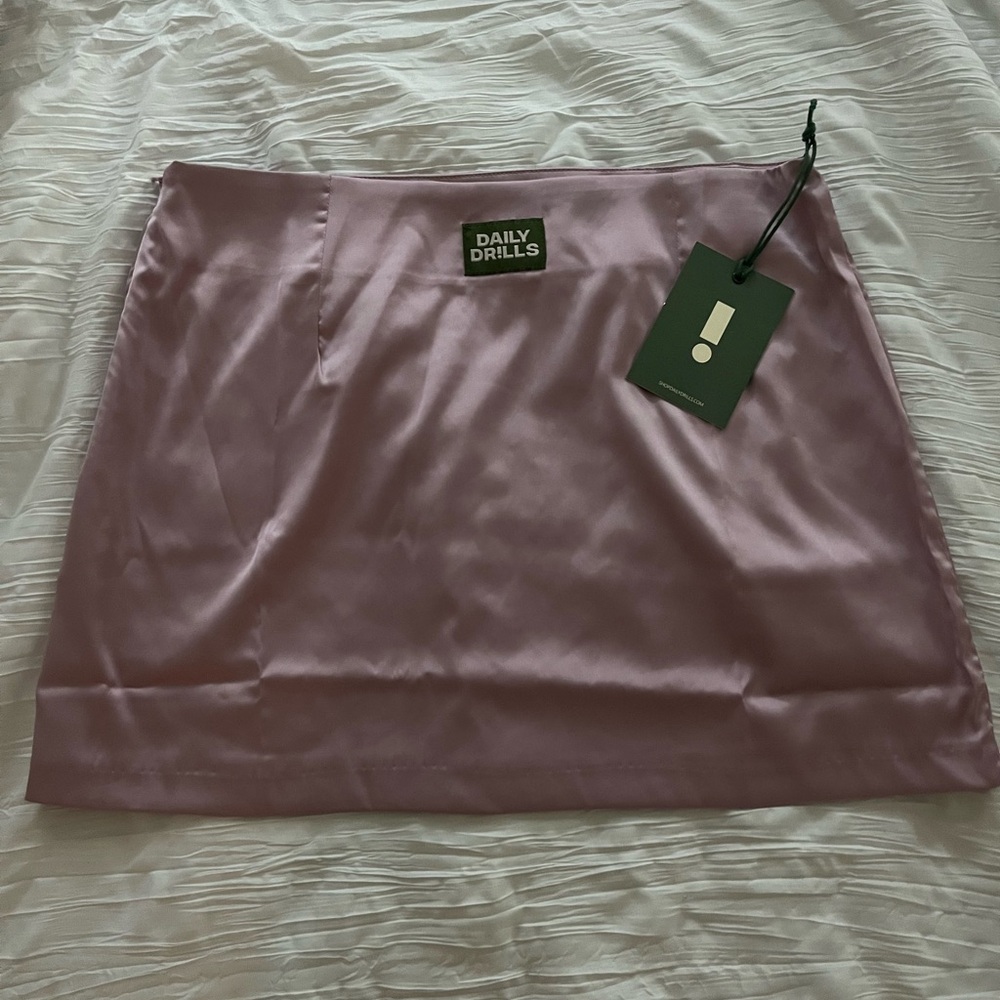 NWT - DAILY DRILLS Lavender Silk Mini Skirt - Large